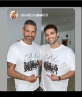 Carnavalero 3 con camiseta ilustrada de JR Adornax