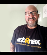 Carnavalero 11 con camiseta ilustrada de JR Adornax