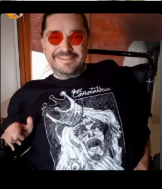 Carnavalero 12 con camiseta ilustrada de JR Adornax